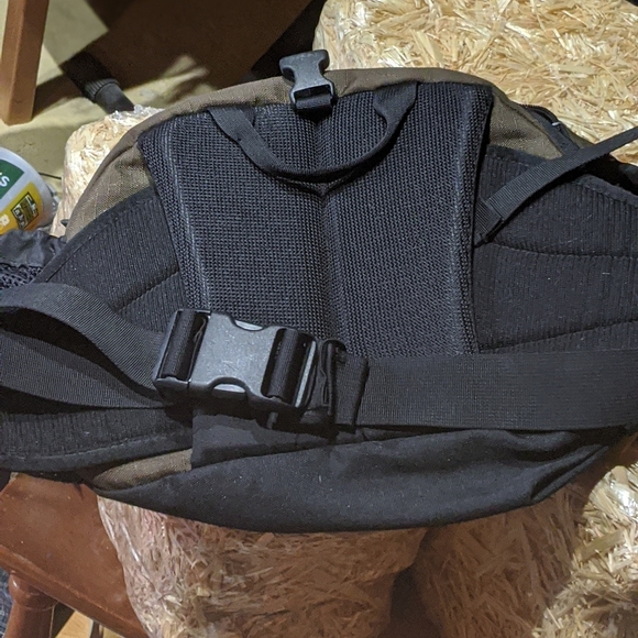 Columbia Large Hiking Fanny Pack - Picture 2 of 13